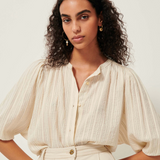 A View Blouse / Sandcream