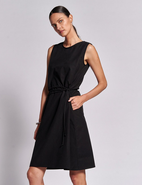 Bravo Classic Round Neck Dress / Black